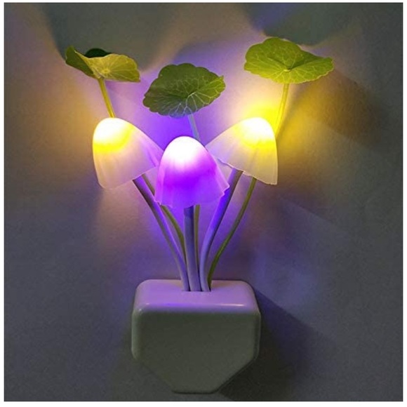 2 Pack Led Night Light w/Dusk to Dawn Sensor - Picture 7 of 7
